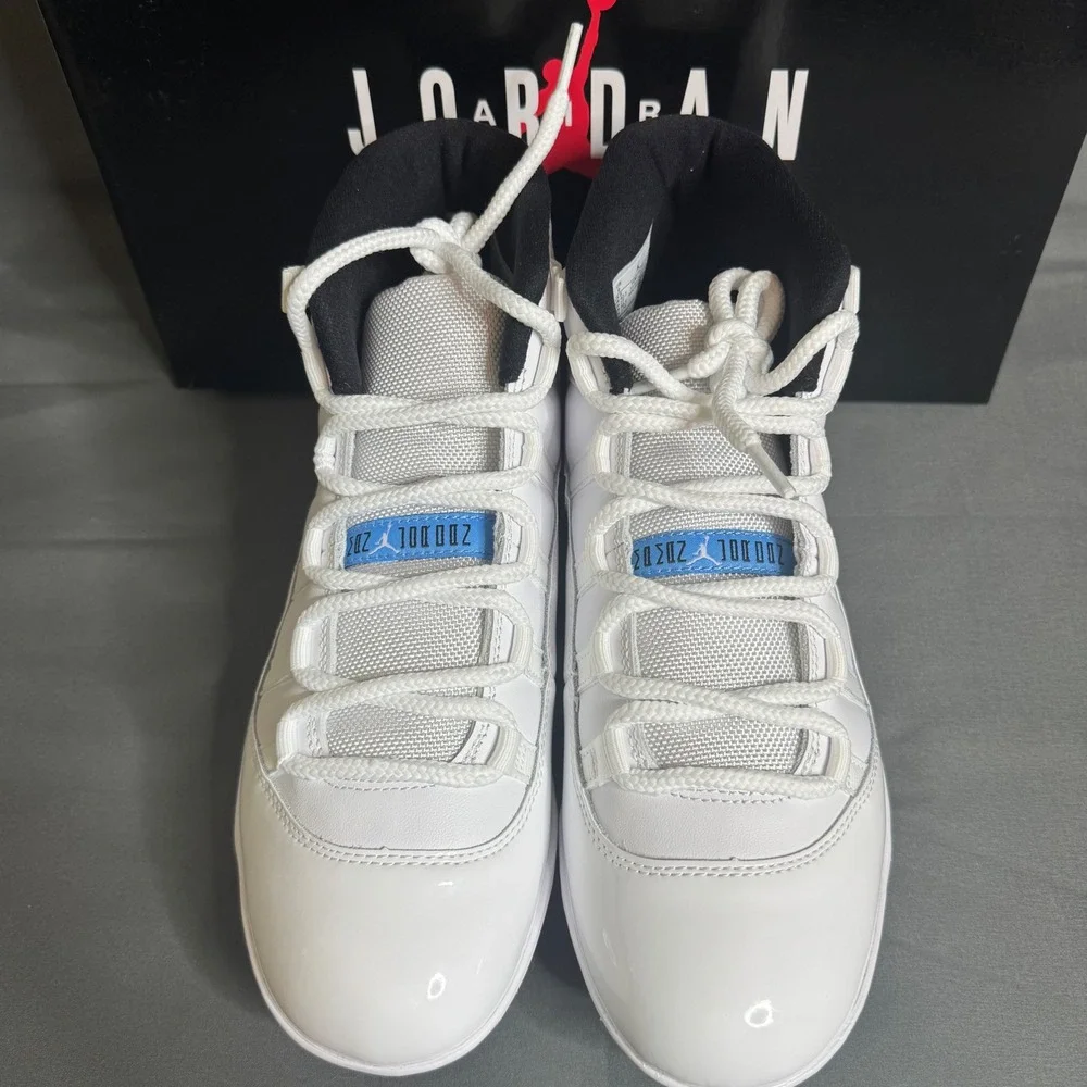 Jordan 11 Mid Football Cleats Mens 9 White Columbia Blue HM7324-104 NIB